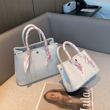 花园包女2025新款单肩斜跨托特包百搭包中包手提大包购物袋水桶包