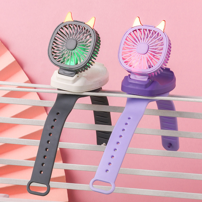 Exportación transfronteriza de dibujos animados creativo ventilador de reloj viento de tres velocidades carga portátil mini ventilador eléctrico regalo de regalo