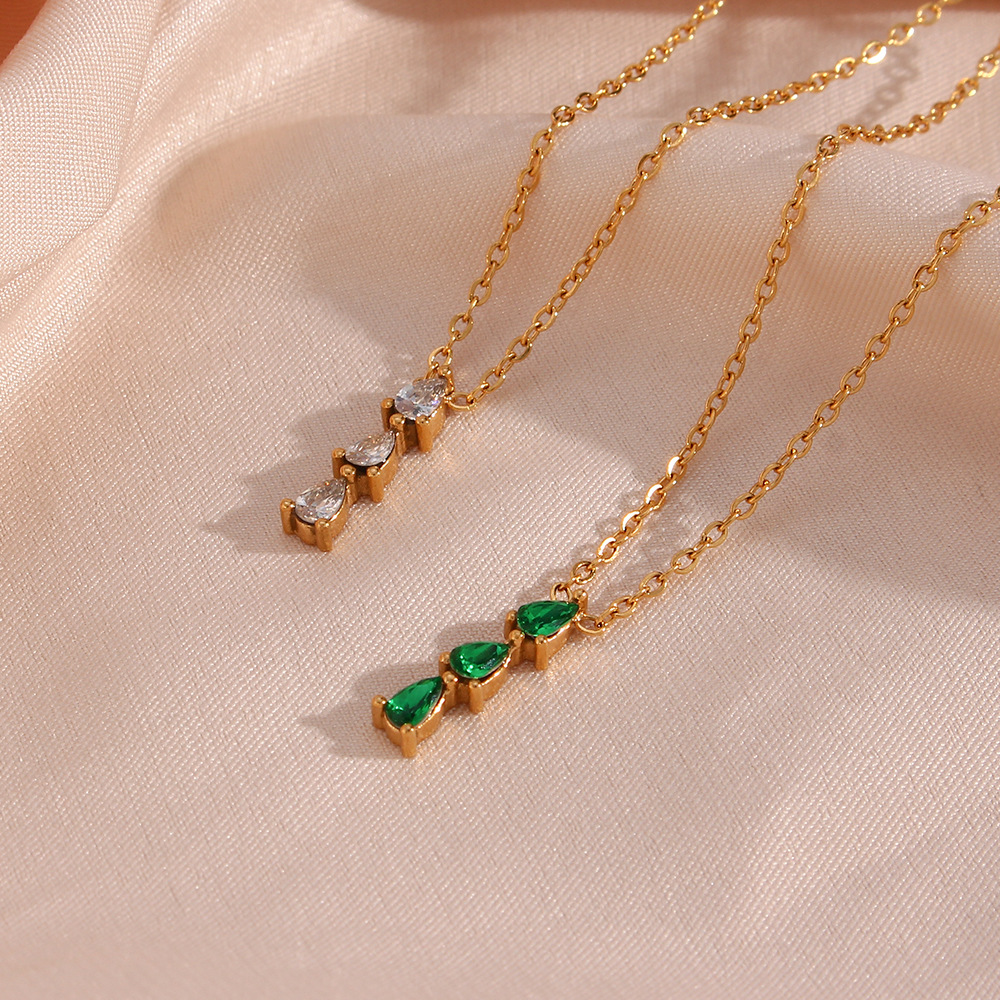 Elegant Geometric Stainless Steel Inlaid Zircon Necklace