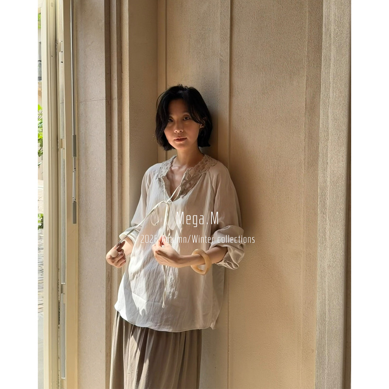 Margamont Tencel Collar with Lace Trim V-Neck Top Women's 2026 Autumn New Gentle Design Shirt Margamont Tencel Collar with Lace Trim V-Neck Top Women's 2026 Autumn New Gentle Design Shirt