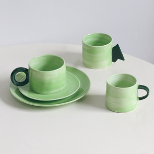 ins�nʽ����С���A�ֱ��մ��R�˱�������H���ȱ���ͱPţ�̱�