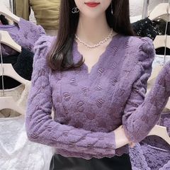 4525レースにベルベットの厚いシャツの女性秋の冬の韓国版の毛の泡の袖の修身はやせているシャツの上着を現します。