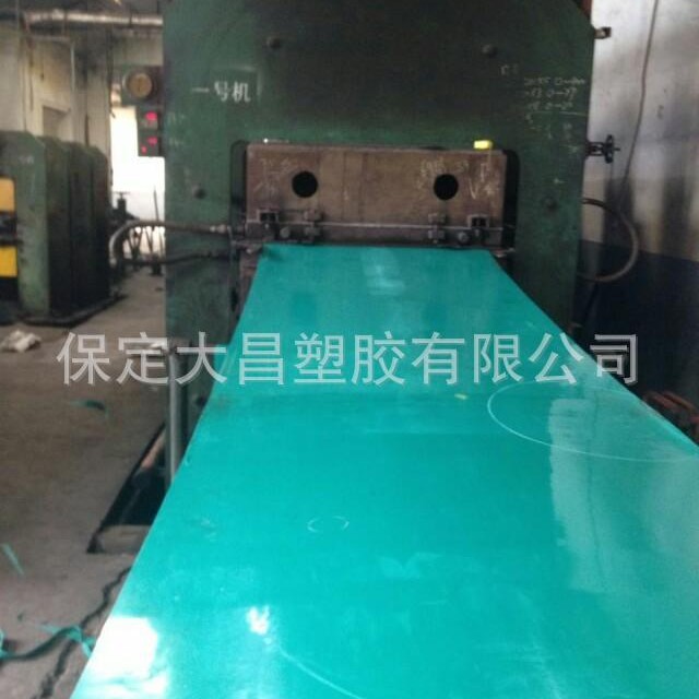 源头厂家直销白色橡胶用于糖厂盐场用耐酸碱橡胶尼龙芯防滑输送带