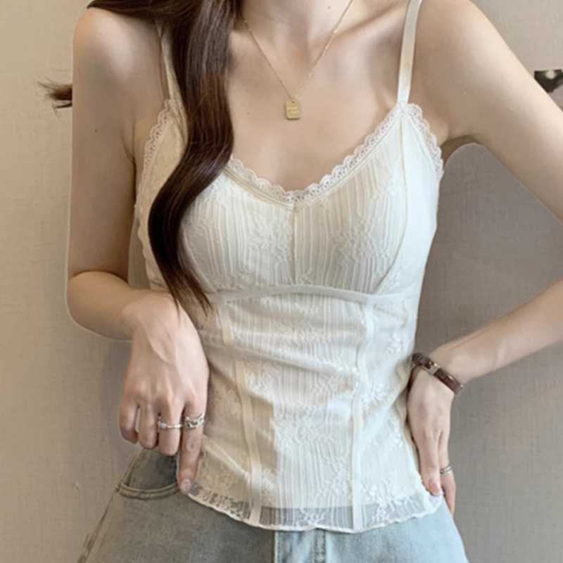 Beautiful and Elegant Fishbone Lace Camisole for Women, Plus Size, with Chest Pads, Suitable for Summer, Can Be Worn as a Base Layer or Outerwear Beautiful and Elegant Fishbone Lace Camisole for Women, Plus Size, with Chest Pads, Suitable for Summer, Can Be Worn as a Base Layer or Outerwear