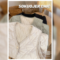 高品質の羽毛の綿の甲の女性の秋冬の韓国版の保温の立襟の袖なしのカンカンの肩のファッションの外は馬のジャケットを着ます。