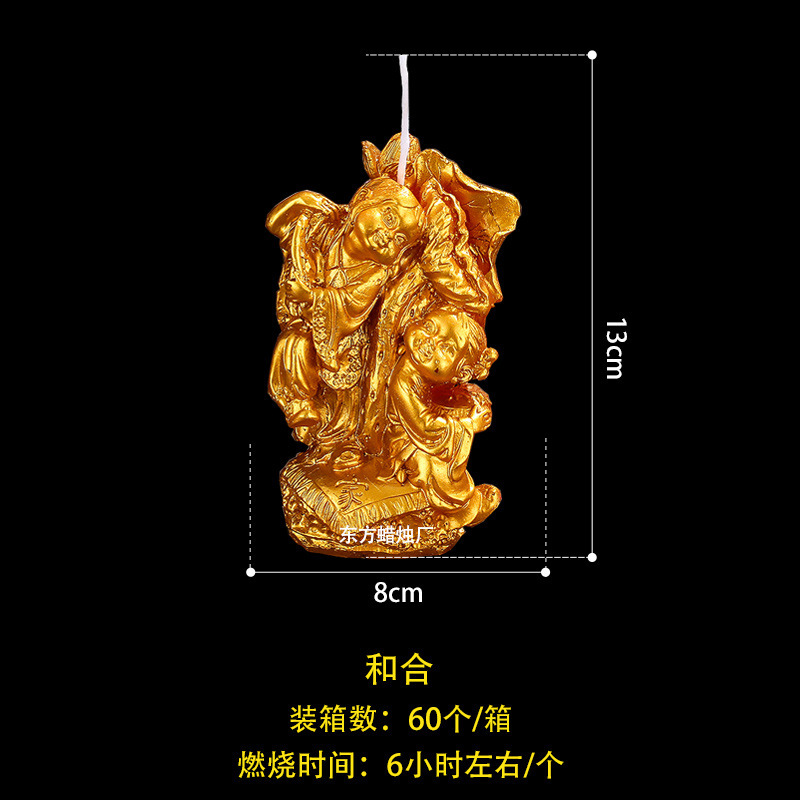 特色のある手作りの人物の形のろうそくは胡女神の薬師と合九尾狐の黒と赤の黄金のピンクのろうそくを引きます。|undefined