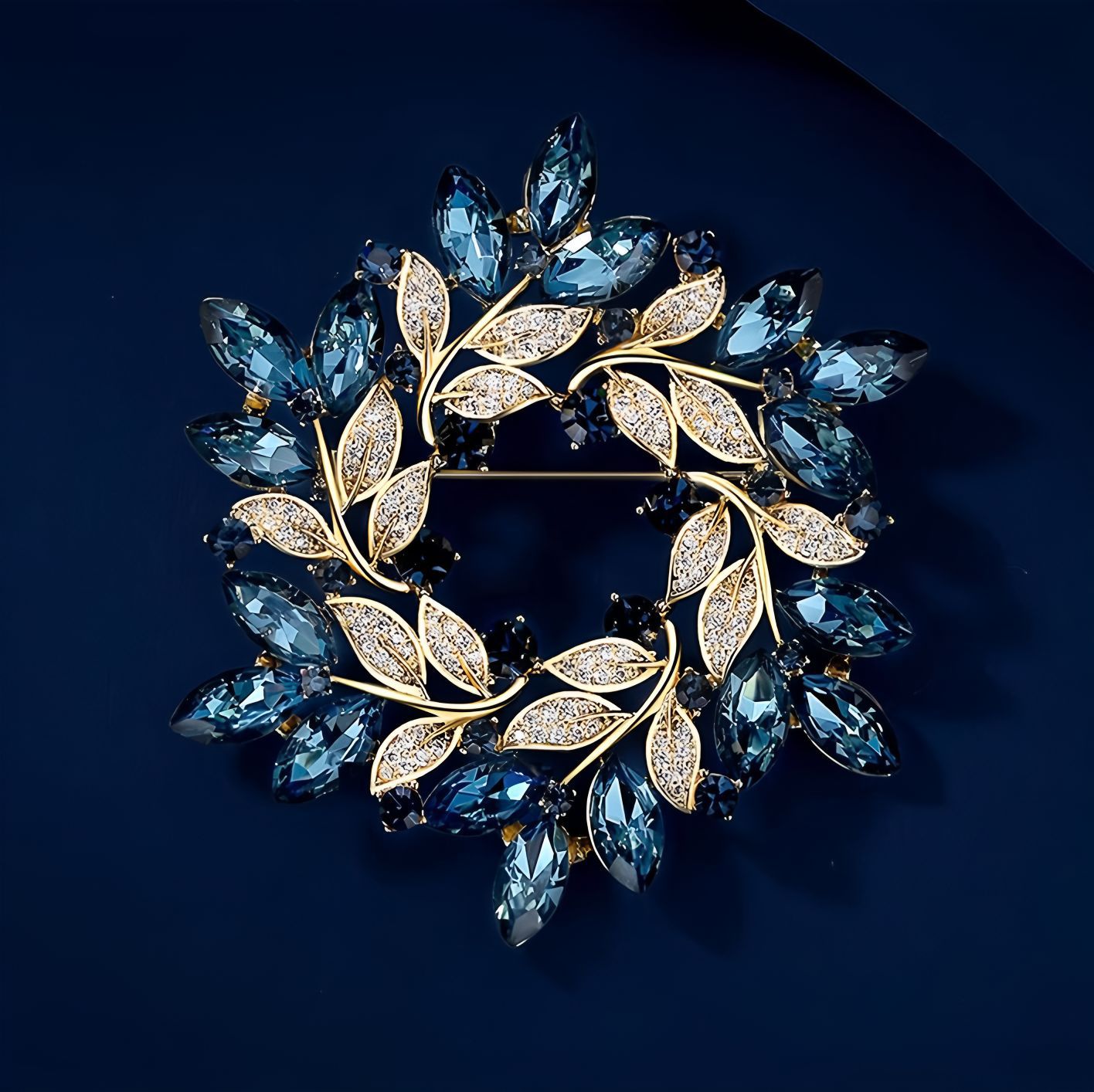 Light Luxury Retro Flower Cluster Brooch, High-End Women's Exquisite Blue Crystal Corsage, Niche Design Pin Accessories