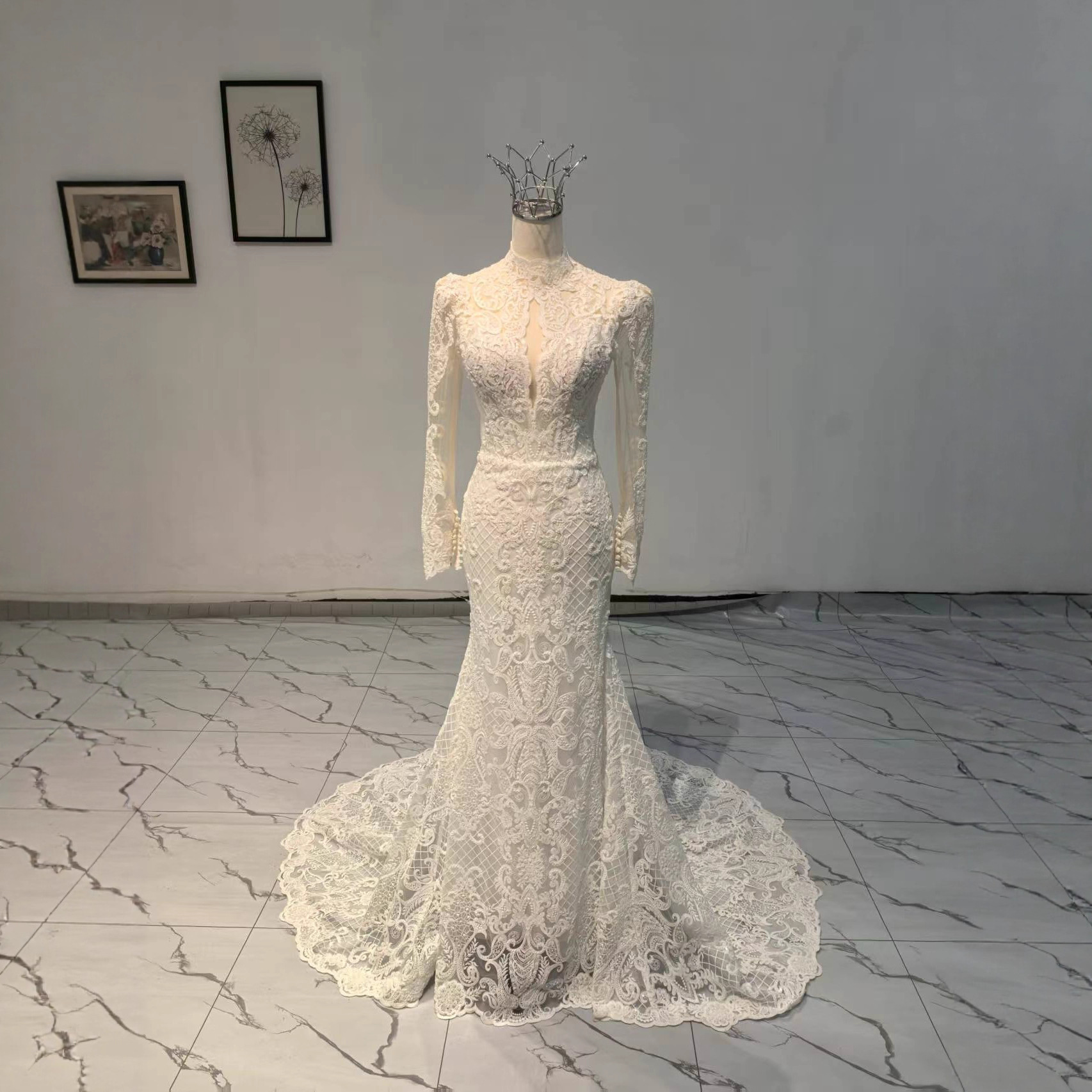One-Shoulder Wedding Dress 2026 New Style Bridal Gown Custom Mermaid Tulle Long-Sleeve Lace Makes You Look Taller and Slimmer