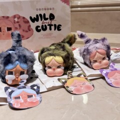 现货高版本Crybaby哭娃豹豹猫猫搪胶毛绒挂件盲盒潮玩摆件批发