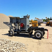 建筑行业移动箱式破碎机 石英岩锤破制砂机碎石加工生产线