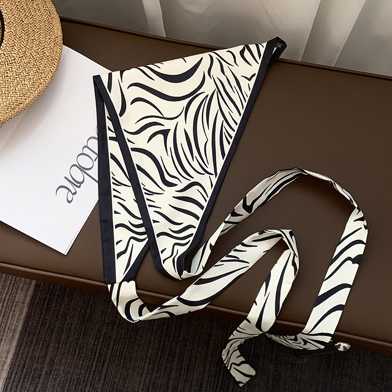 Toalla triangular con cintura, bufanda de seda con flor de anacardo retro, sensación de alta gama, cortina de pedo apilada multifuncional de verano, diadema de todo fósforo