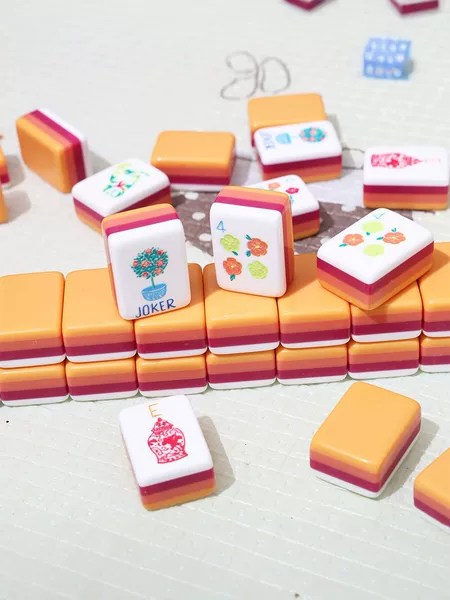 American-Style Mahjong, American Mahjong Tiles, Four-Layer Color-Blocking Acrylic, Children's Parent-Child Stress-Relief Toy, Hand-Scrubbed Home-Use Mahjong
