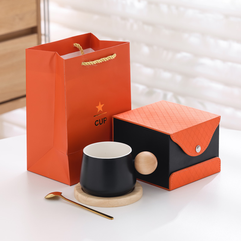 Taza de café de moda, regalo de mano, taza de cerámica, taza de roble, mango de taza con plato, cuchara, caja de regalo, bolsas, LOGO grabado