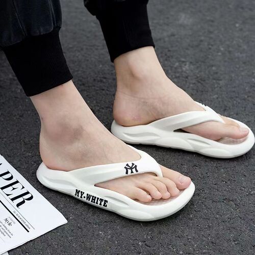 EVA new flip-flops: Non-slip, wear-resistant, soft-soled men's sandals with thick, sturdy soles.