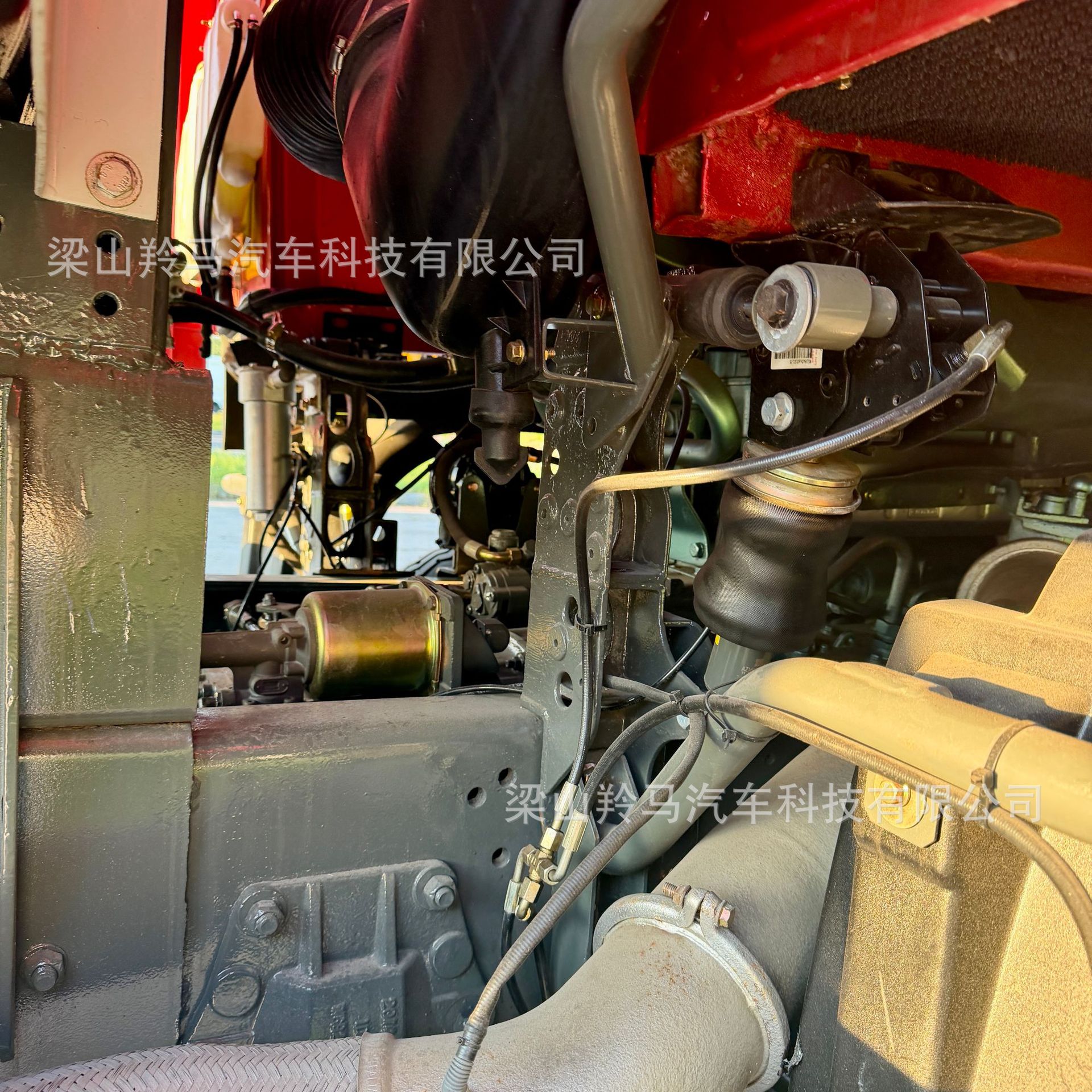 Supply of Sinotruk HOWO6X4 tractor heads, semi-trailer heavy-duty trailer heads, container truck heads with 420 horsepower