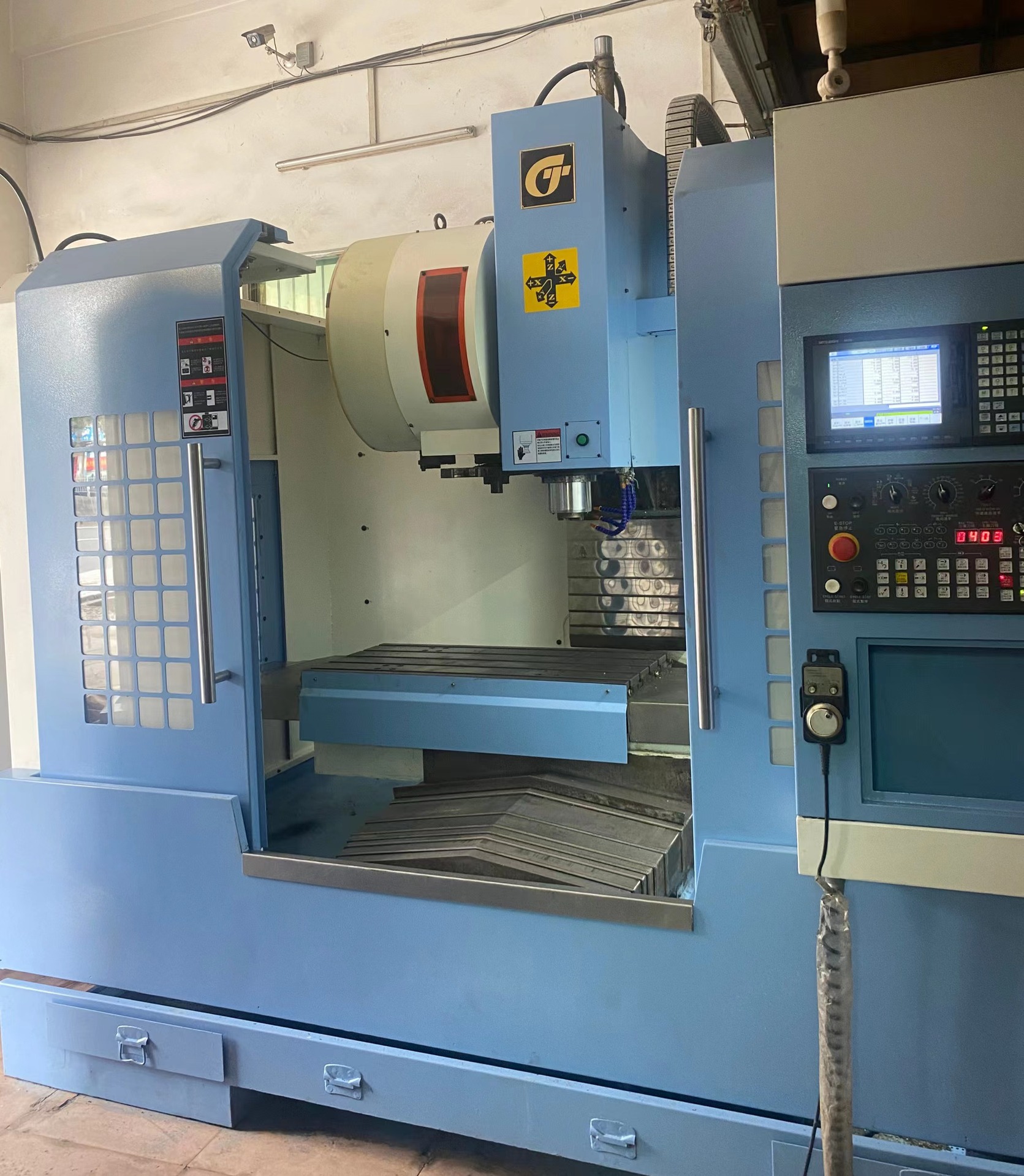 转让9台二手台湾晁群数加工中心V-10二手CNC电脑锣加工中心机床