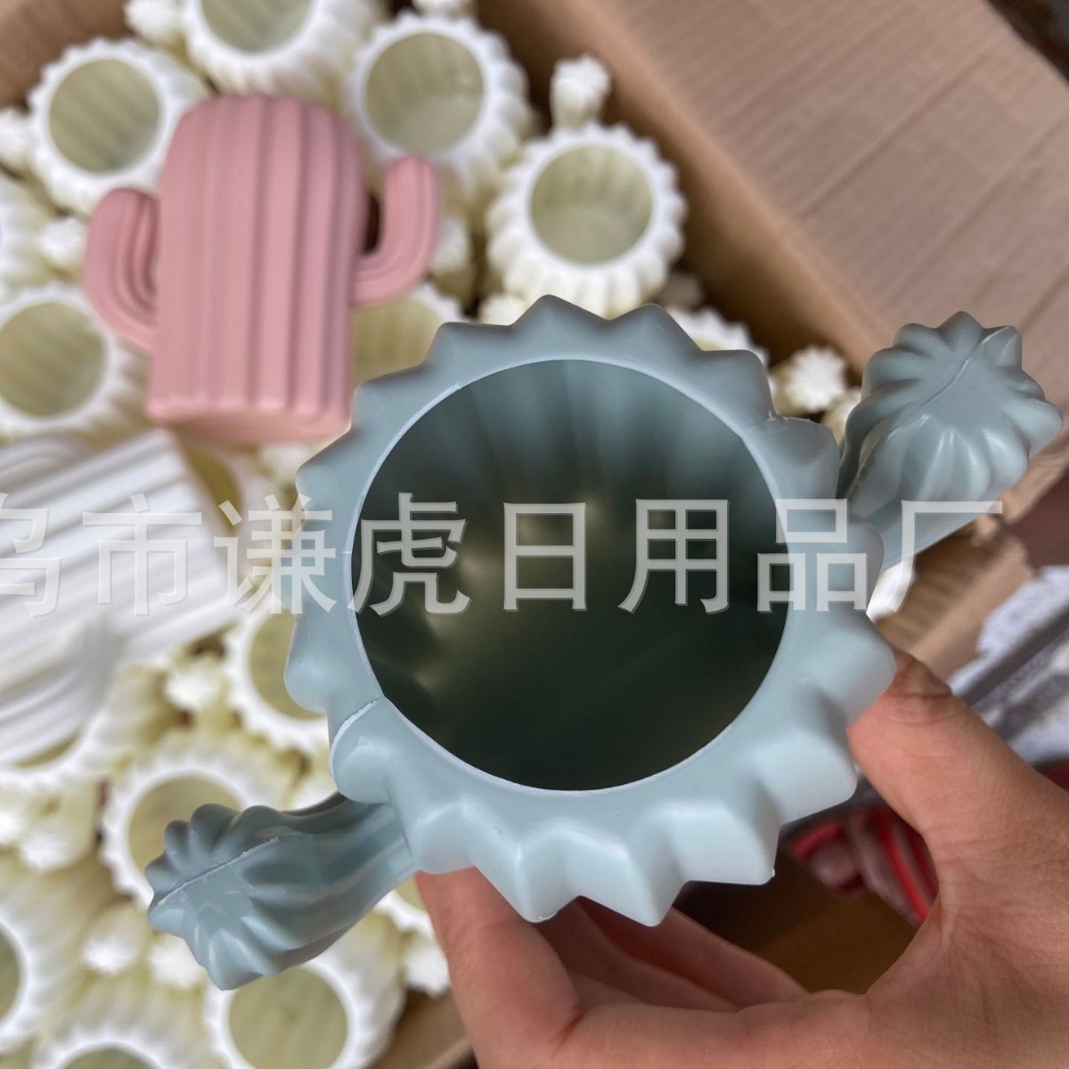 Creativo novela multi-funcional lindo cactus pluma titular florero sala de estar escritorio decoración fábrica al por mayor