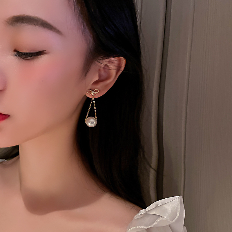 Korean style pearl inlaid rhinestone bow earringspicture1