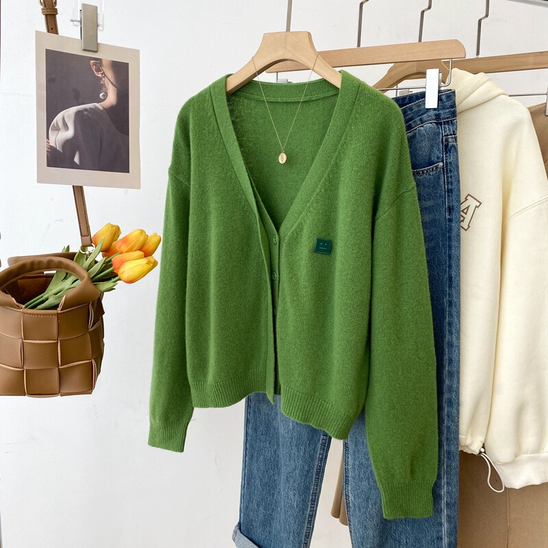 24 Autumn and Winter New 100 Sheep Wool Simple Korean V-neck Long Sleeve Knitted Cardigan Smiley Sweater Coat 8669