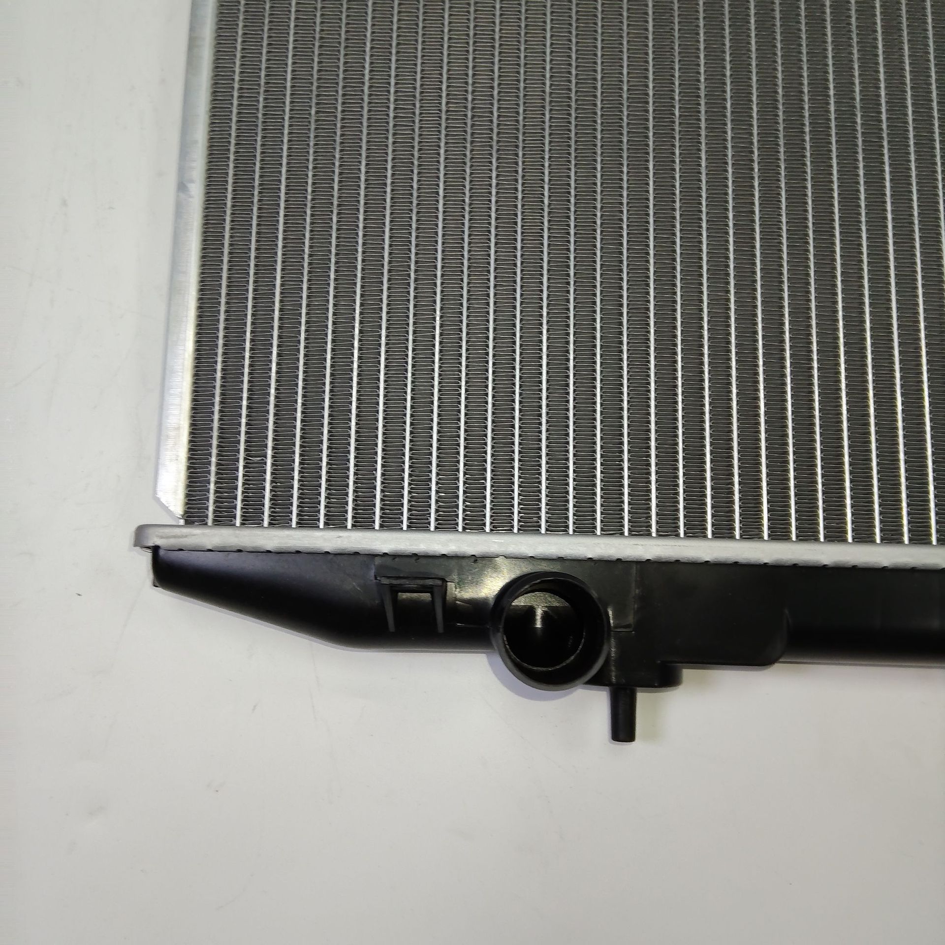 Suitable for 2001-2013 Nissan D22 Pickup 2.4L Radiator Water Tank Model 21410-3S110