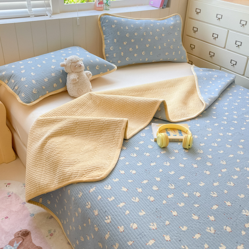 Nube de bebés cubierta de cama de terciopelo conjunto de tres piezas de otoño y invierno doble cara gruesa cuatro estaciones de algodón de algodón universal personalizado cama doble