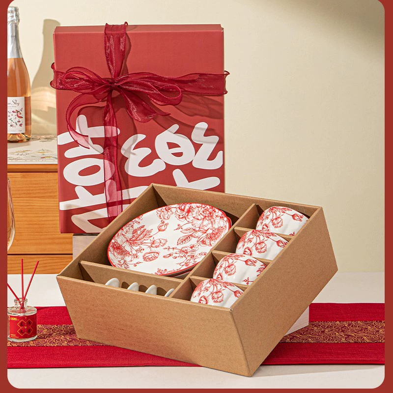 Ceramic Tableware Festive Gift Set, Dinnerware for 4–6, Bowls Plates Spoons & Gift Bag