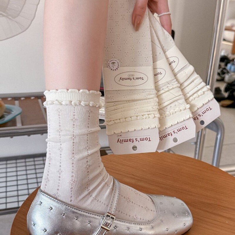 Minimalist Socks with Ruffled Edges for Women, Korean Sweet Style, White Lace Cotton Socks Paired with Small Leather Shoes, New Spring/Summer Collection