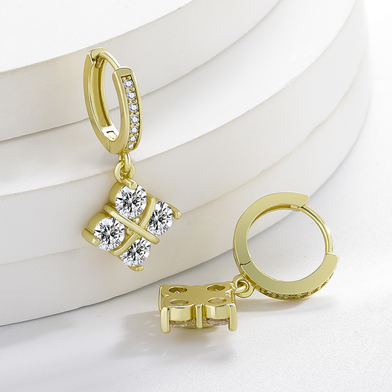 Dazzling Four Leaf Clover Drop Earrings With Heart Arrow Zircon_voghion.com