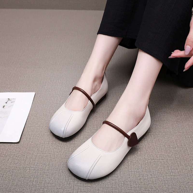 Удобная модная обувь для отдыха из натуральной кожи, мягкой подошвы.