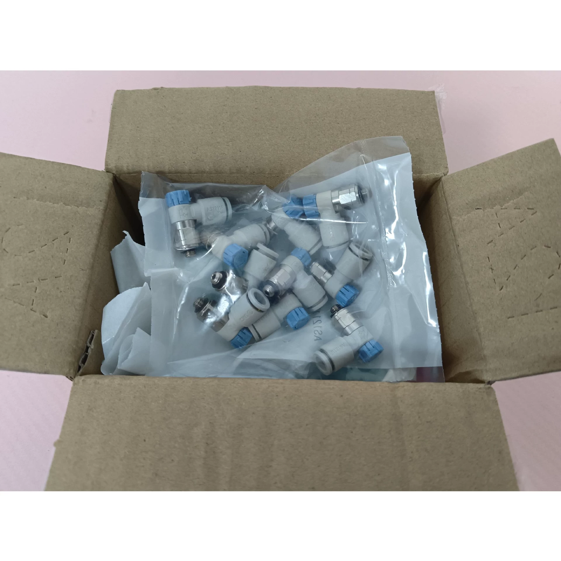 Япония Быстрый разъем SMC коленчатого типа AS1211F-M5-06A [Накакази] Центральный офис Чжоушэн