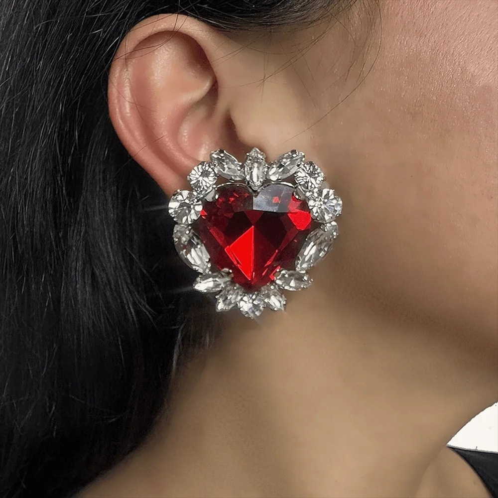 Personalidad exagerada amor conjunto de joyería de alta sensación de cadena de clavícula de diamante temperamento pernos accesorios conjunto de joyería