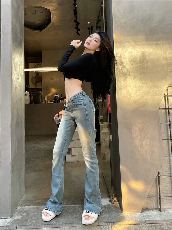 American retro cream stretch Denim flared pants 2023 Spring and Autumn New High waist straight mop flared pants for women