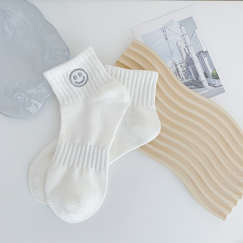 Calcetines de verano para mujer, algodón fino, bordado blanco, calcetines cortos, calcetines casuales de color sólido para la piel, calcetines Zhuji al por mayor