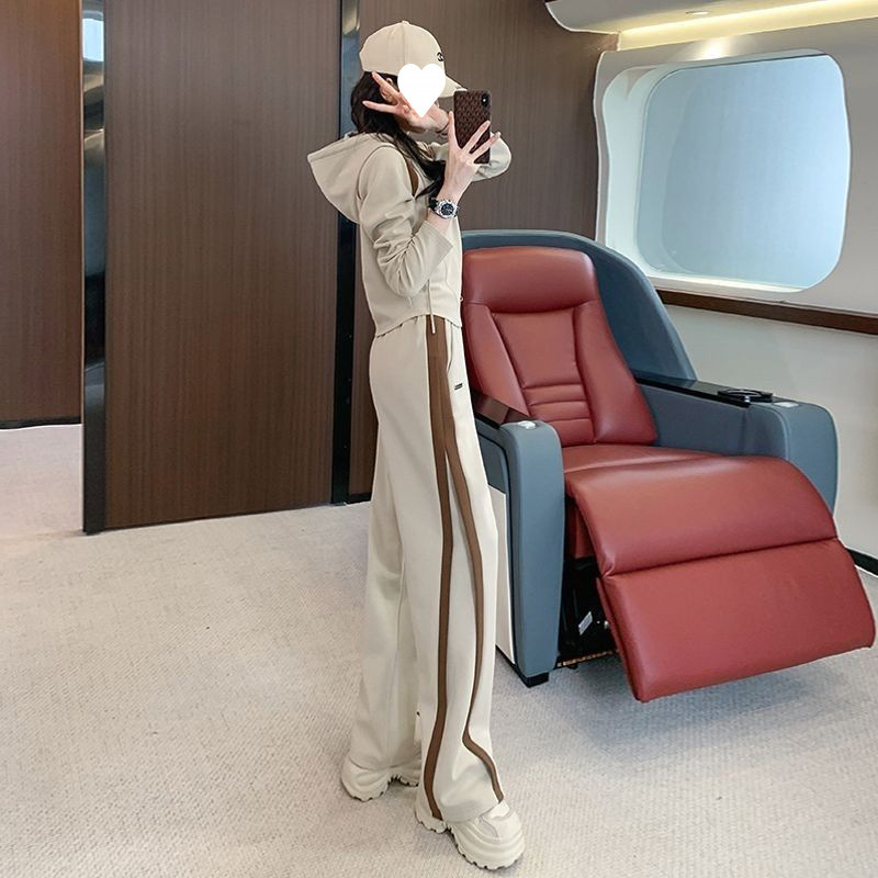 In-Stock Casual Sports Suit, New Fashion Style, Stylish Casual Sweatshirt and Wide-Leg Pants Two-Piece Set # 890 In-Stock Casual Sports Suit, New Fashion Style, Stylish Casual Sweatshirt and Wide-Leg Pants Two-Piece Set # 890