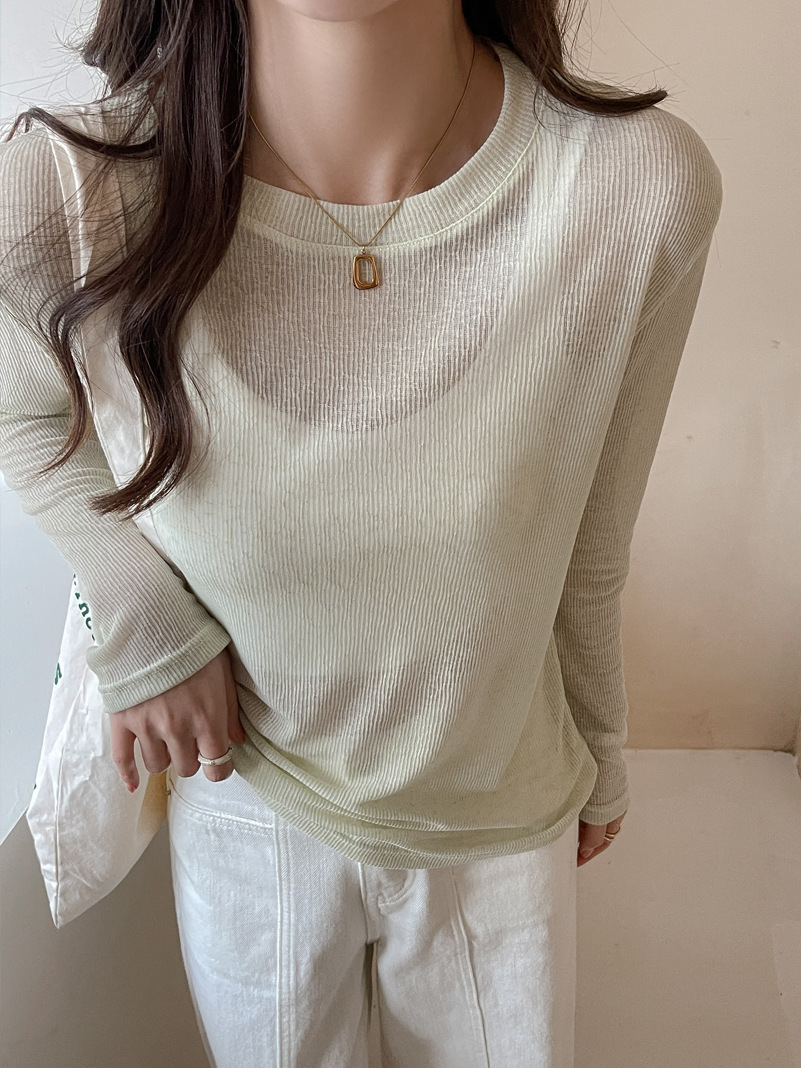 Summer long-sleeve with a round collar