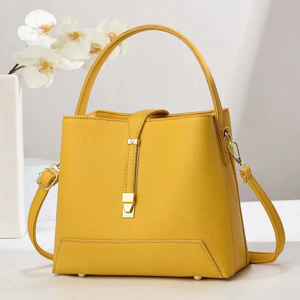 Fabricantes bolsos de comercio exterior mujeres 2025 nuevo bolsos de mano texturas coreanas de hombro único suave de moda de mujer