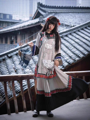 Liangshan Yi Одежда Новый костюм Yi Юньнань Путешествия Фотография Факел Фестиваль Фото Одежда для фотографий этнических меньшинств