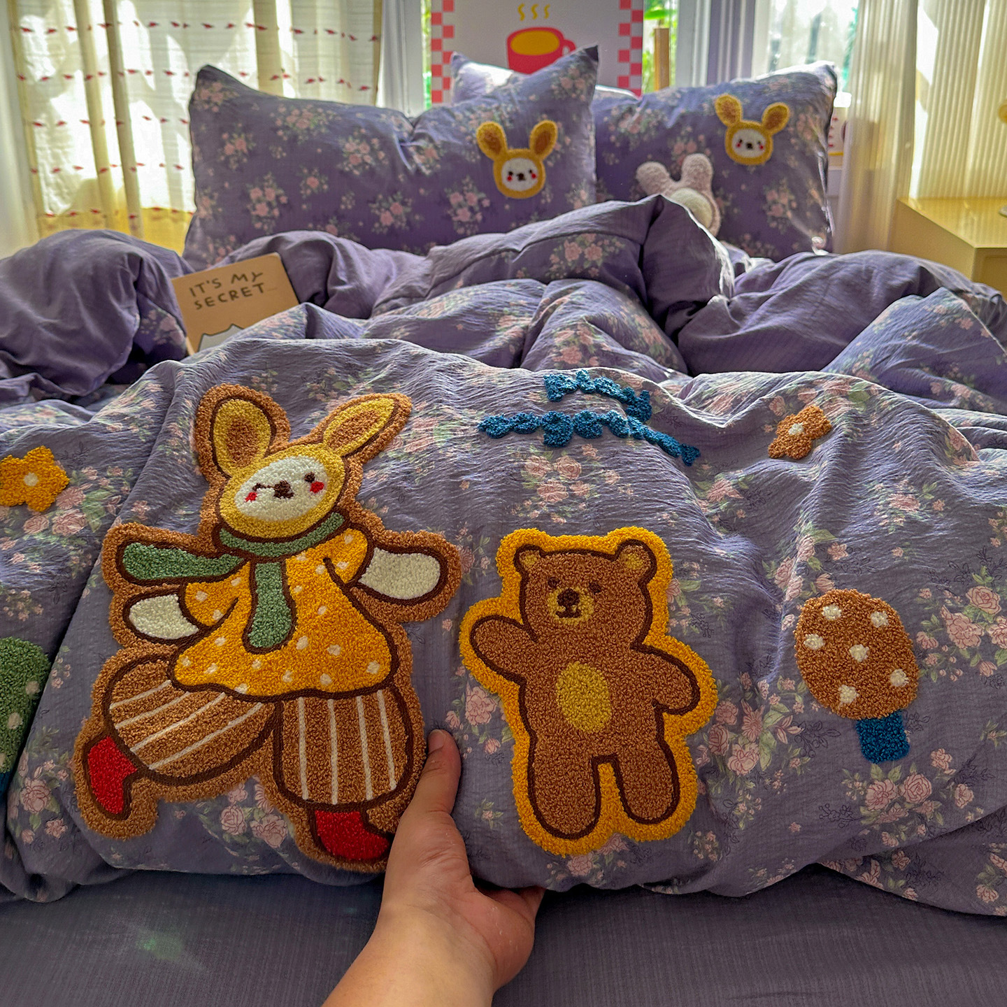 Madre y bebé clase A toallas de dormir desnudas bordadas de algodón puro cuatro piezas de cama sábanas super suaves cubierta cama dormitorio Kasa tres cuatro piezas de conjunto