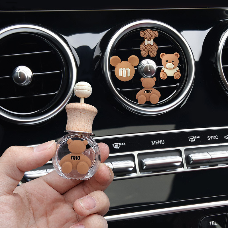 Aromaterapia de coche nuevo 2024 aire acondicionado de coche salida de aire botella de decoración perfume fragancia ligera de larga duración pequeña decoración de coche