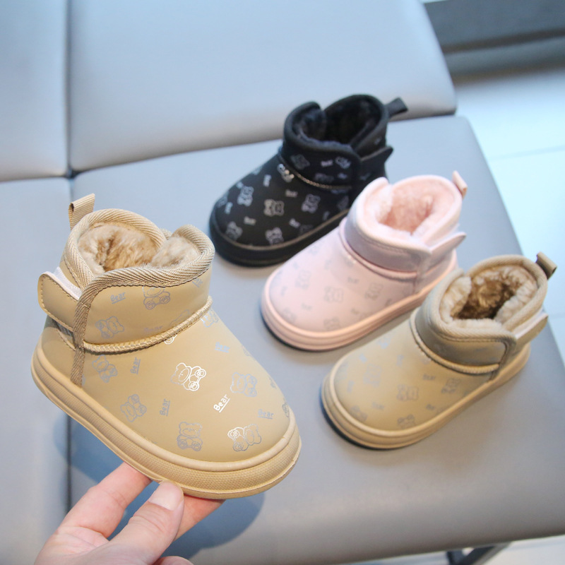 冬季加绒雪地靴男童防滑短靴儿童棉靴防泼水小熊女孩保暖冬天鞋子