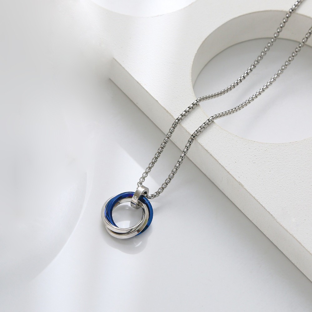 De gama alta de moda versátil suéter Cadena de nicho joyería colgante de los hombres de las mujeres collar de acero de titanio Yiwu Accesorios al por mayor