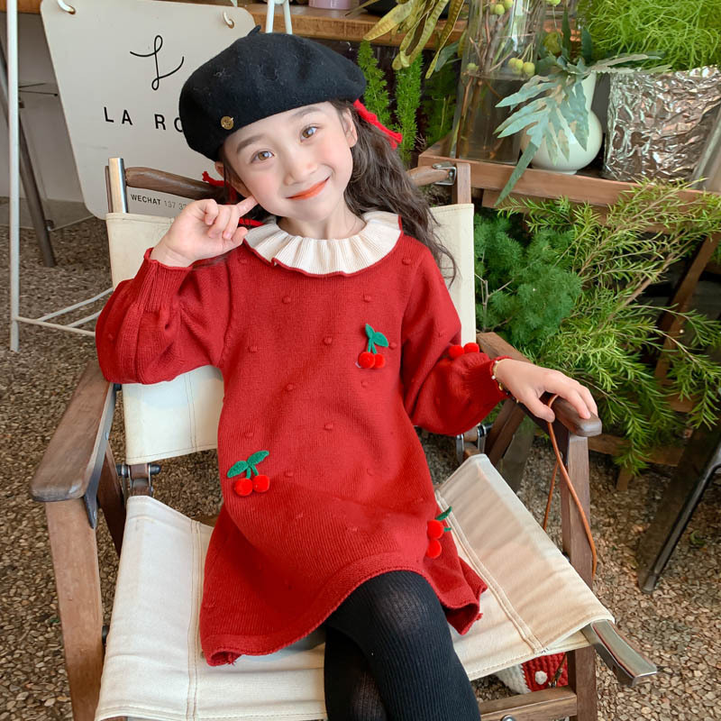 Vestido de lana para niñas largo con diseño de cereza – moda otoño-invierno 2025.