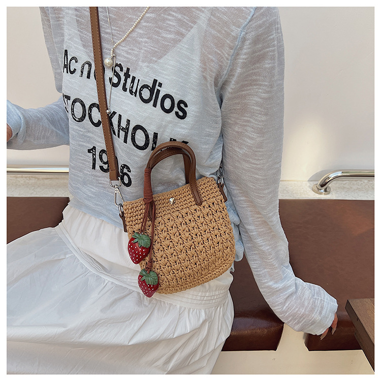Hand-woven straw bag for women's summer 2025 new style super popular crossbody bag Korean version beach vacation mobile phone bag undefined