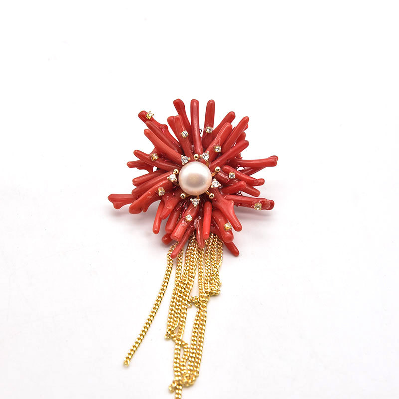 Broche de perlas naturales con borlas de bambú marino y flores, moda de alta gama, redondo y exquisito, broche de perlas estilo Chanel de alta calidad para mujer.
