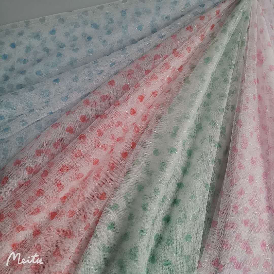 【厂家直销】新款小清新涤纶小点银丝流星雨网纱1.5公分桃心印花