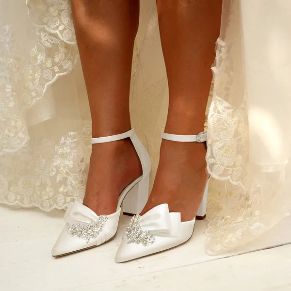 2025 Thick Heel Pointed Toe Hollow Rhinestone Wristband Wedding Shoes Bridal Shoes Bridesmaid Shoes Banquet Shoes 2014-107