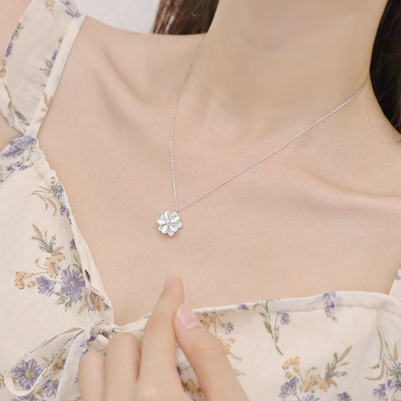 回転可能な桜ピンクペンダントネックレスガールズライト高級ニッチデザインハイエンド鎖骨チェーン誕生日ギフト|undefined