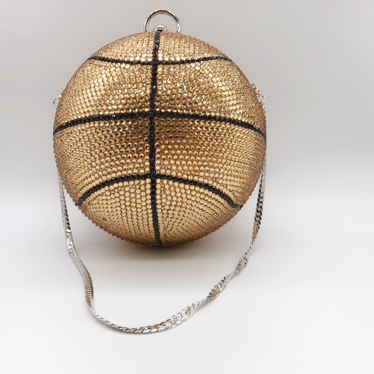 Nuevos productos transfronterizos de baloncesto llenos de diamantes bolsas de cena bola de cristal dorada mini bolsas redondas tridimensionales bolsas de mano europeas y americanas