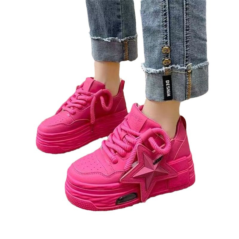 Zapatos de pan de suela gruesa para mujeres 2024 primavera y verano nuevos zapatos de patina de cabeza grande aumentan la temporada de explosión deportiva casual versátil zapatos blancos pequeños