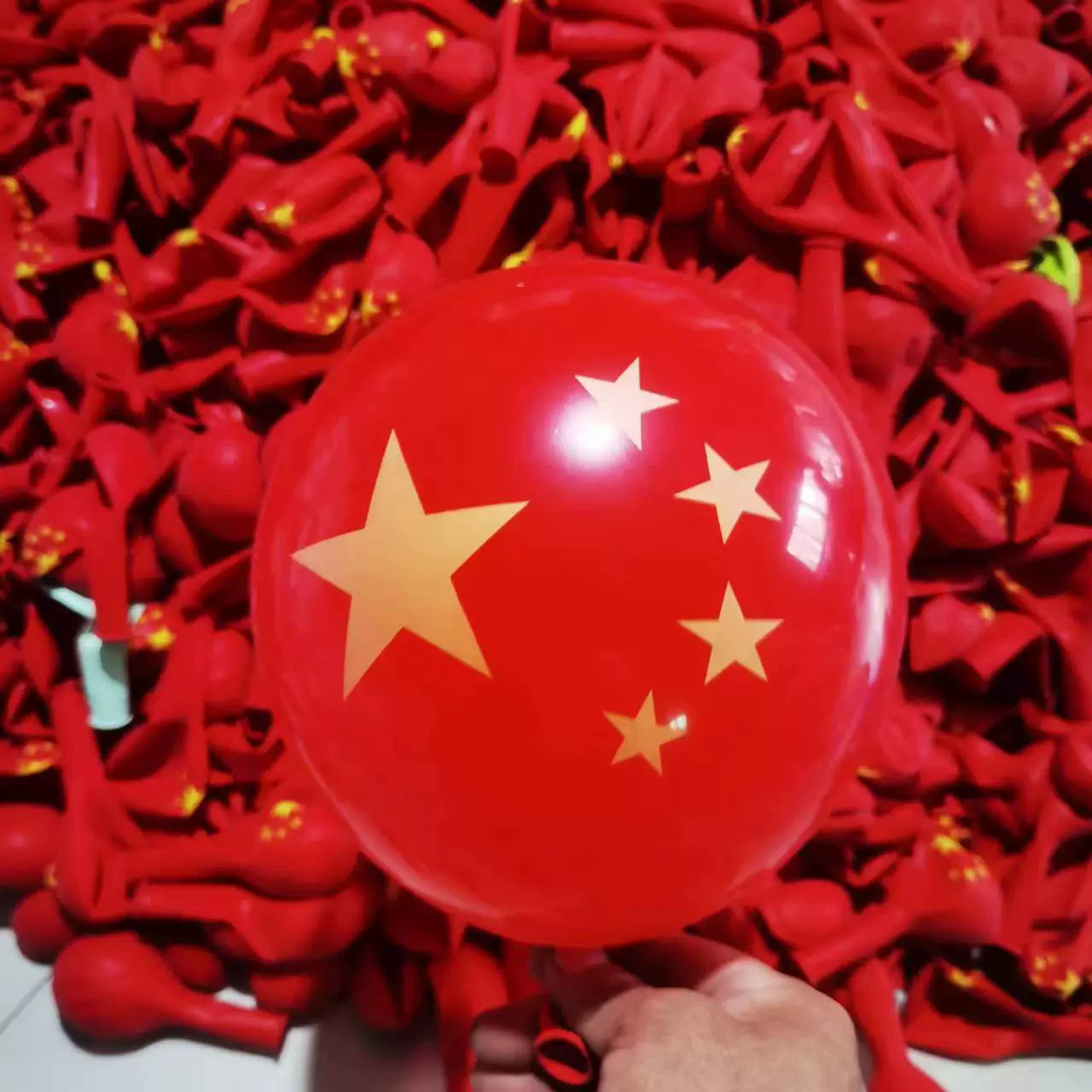 批发国庆气球十一活动装饰商场布置乳胶气球1.8g国庆节摆摊气球